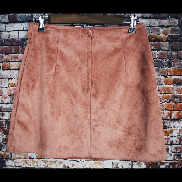 🌹Faux Suede Mini Skirt💕 - Picture 4 of 5
